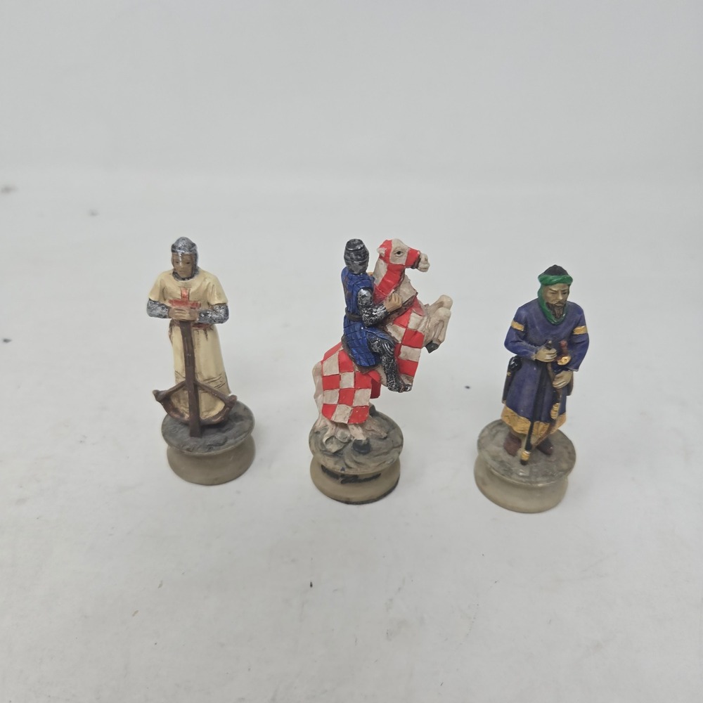 Veronese Design 2003 Medieval Crusader Chess Pieces Knight Crossbowman Saracen